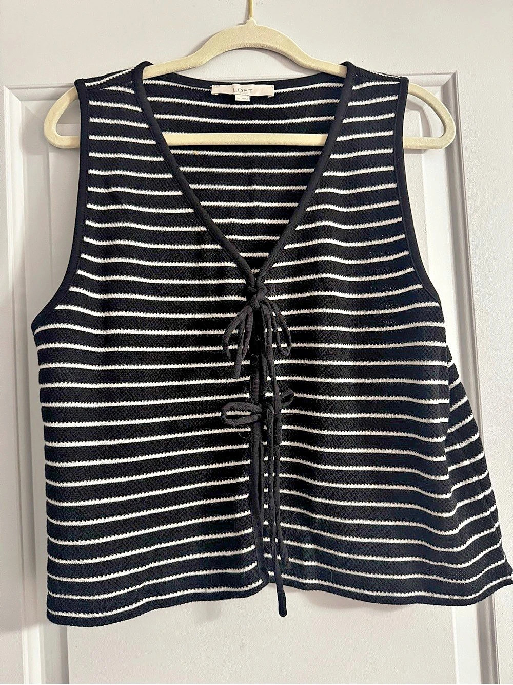 LOFT Striped Tank Top in Black & White Size XL Like New